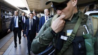 Текстовая трансляция Euronews | Лидеры Франции, Италии и Германии прибыли в Киев